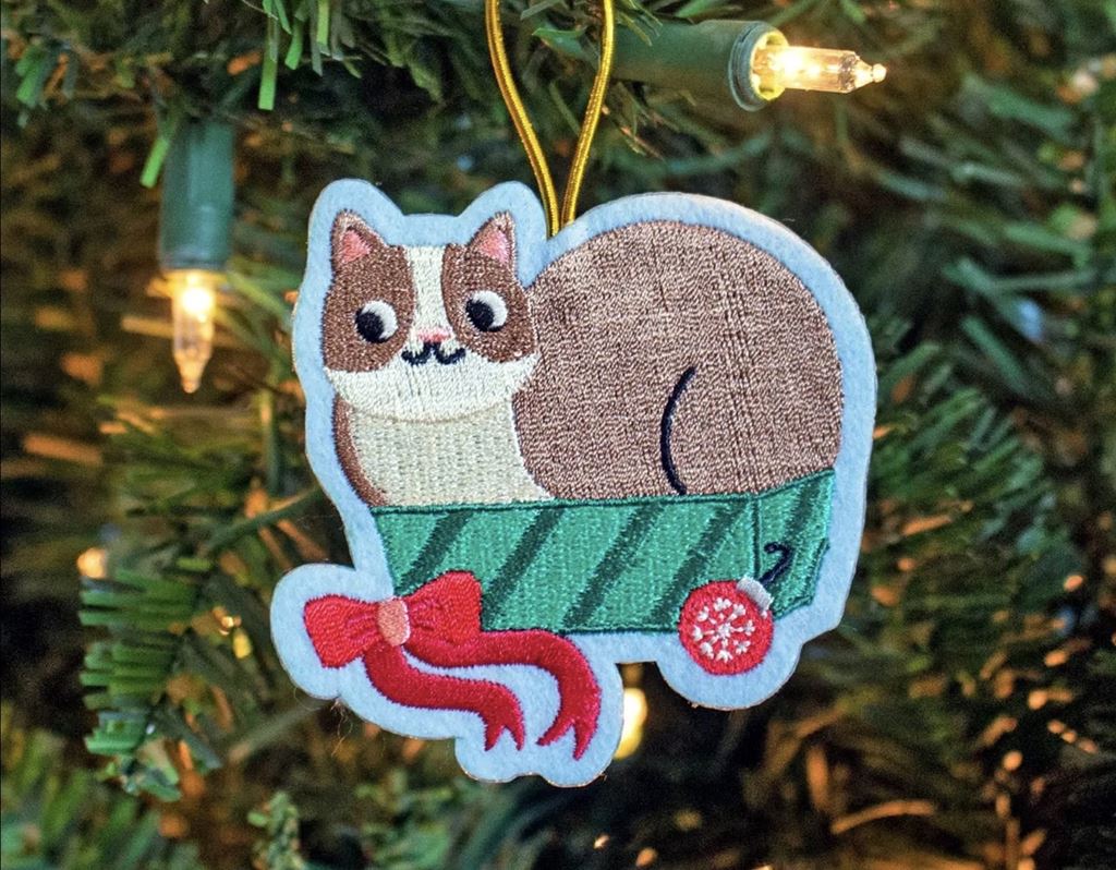 Laat je kerstboom stralen  en voeg een dosis kattenliefde toe